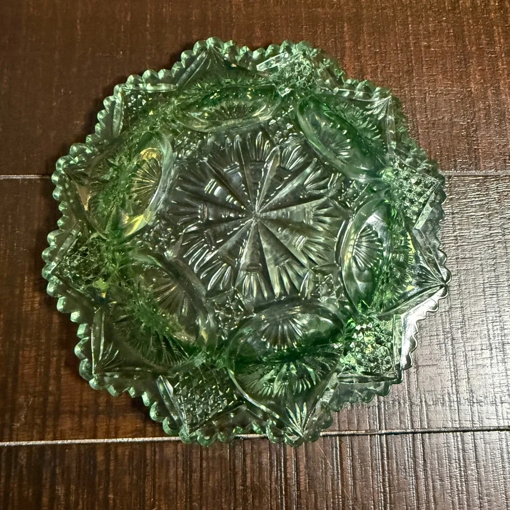 Fenton Glass Berry Bowl Green Tarentum Cane Insert Scalloped Edge VTG Trinket